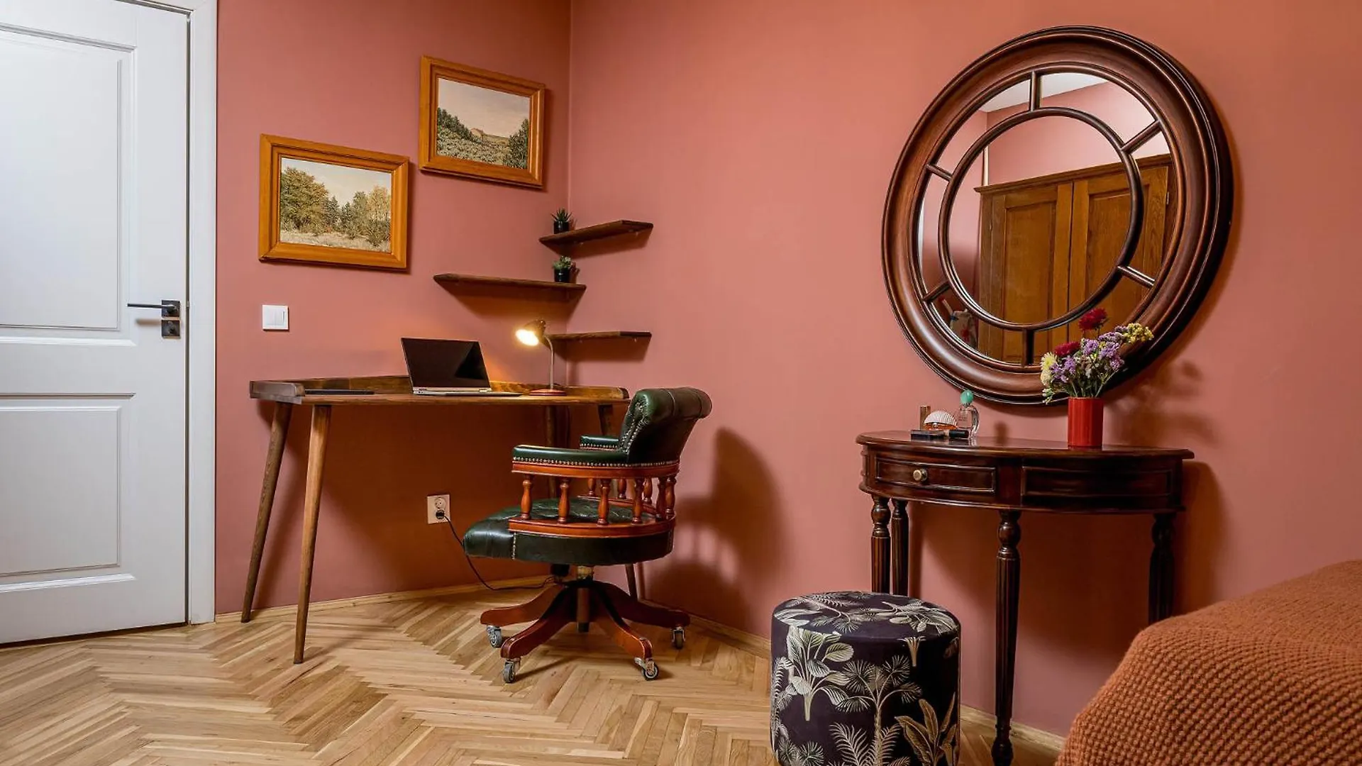 Eclectic Condo Romexpo 2Br Near Metro Bucharest Apartment
