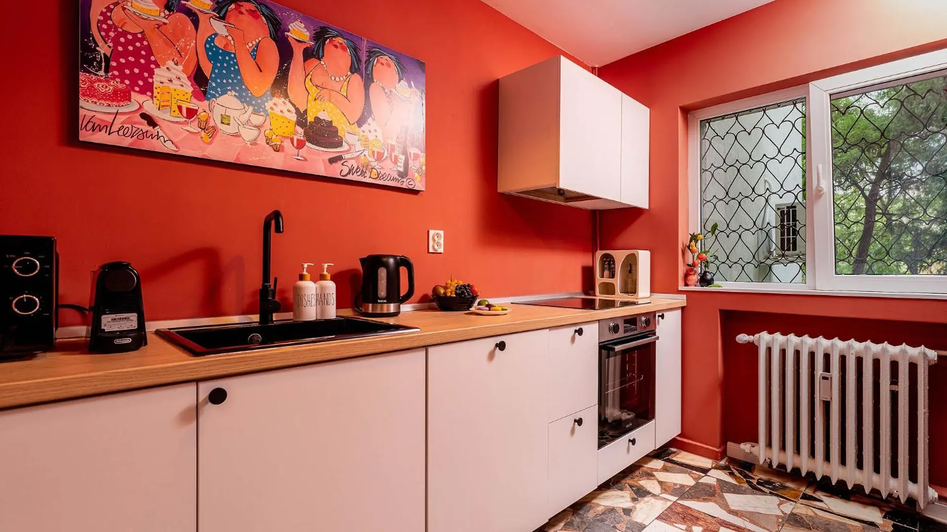 Eclectic Condo Romexpo 2Br Near Metro Bucharest 0*,